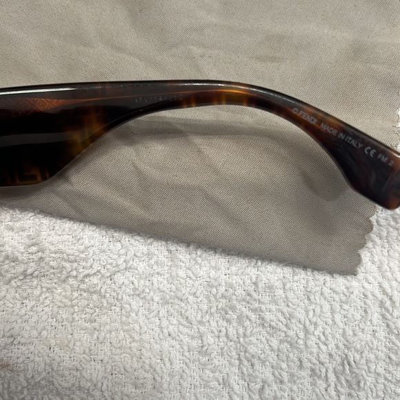 Authentic Fendi Logo Print Sunglasses - Picture 4 of 9